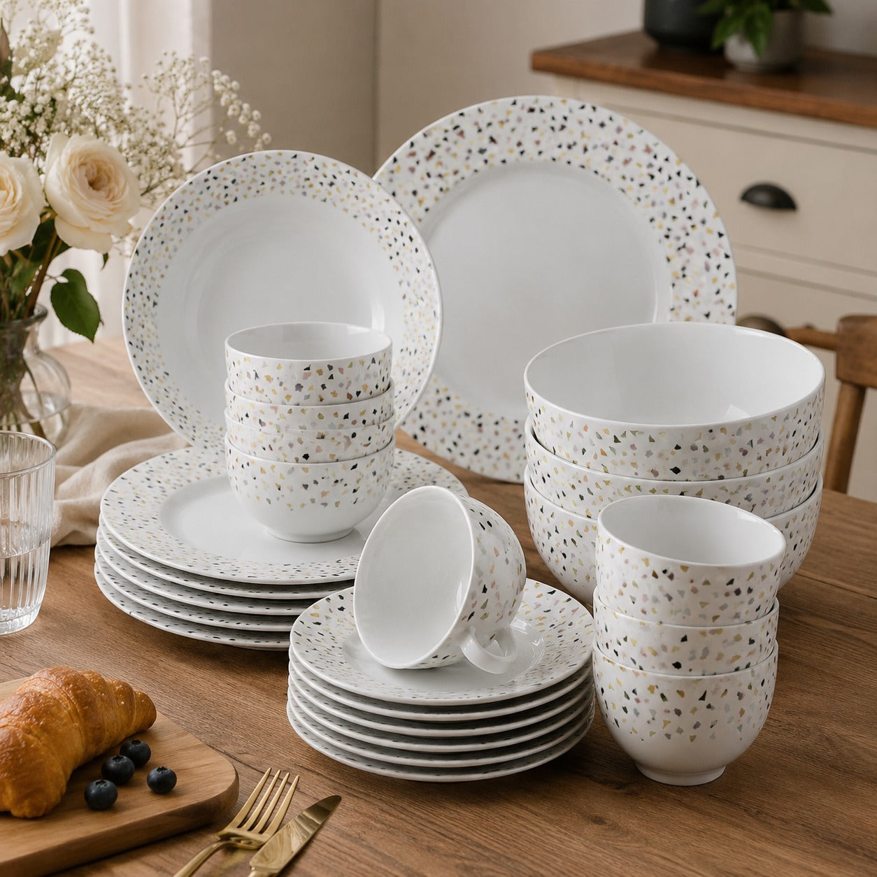 Azure By Dankotuwa Triangle Gold 21-Piece Porcelain Dinner Set - Gold Lining