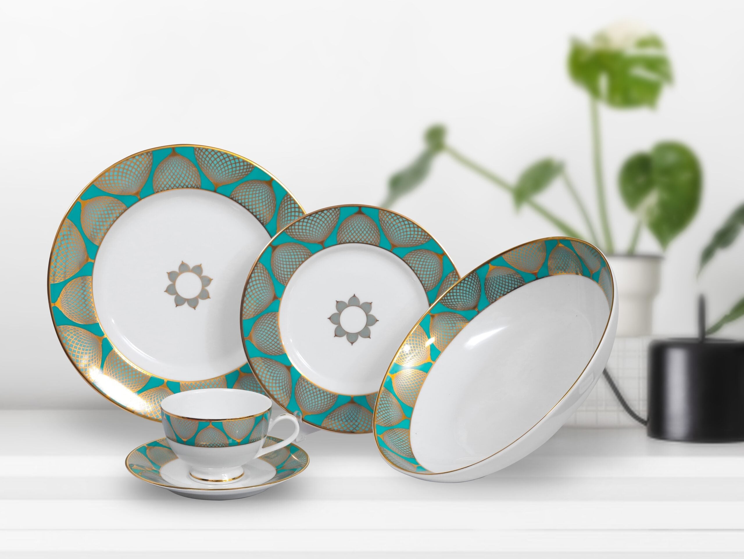 Azure By Dankotuwa Neon Tepal 21-Piece Porcelain Dinner Set - Gold Lining
