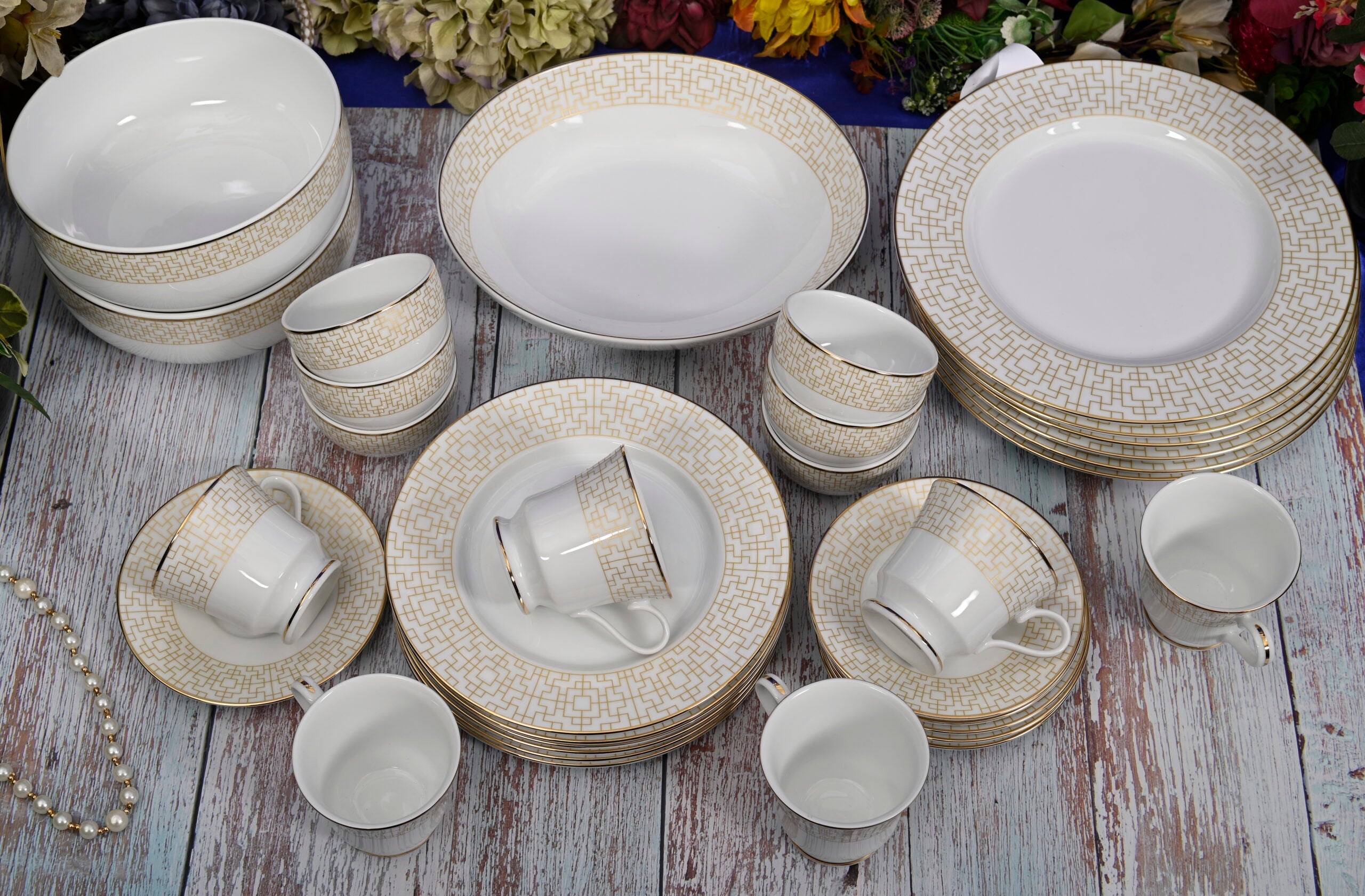 Azure By Dankotuwa Dimension 21-Piece Porcelain Dinner Set - Gold Lining