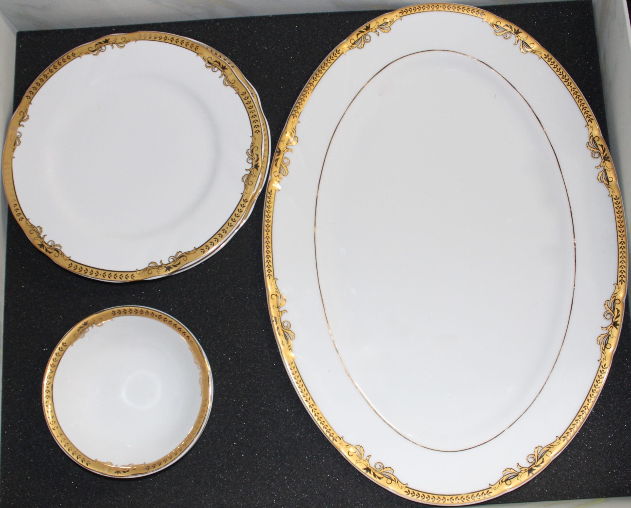 Azure Gold Empress Platter and Plate Gift Set
