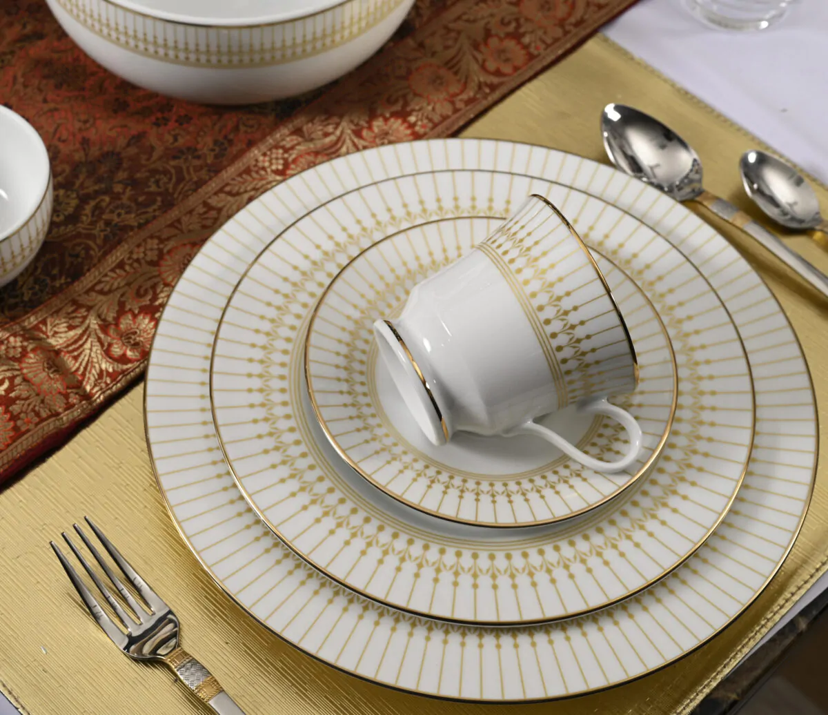 Dankotuwa Rasalas 21-Piece Porcelain Dinner Set - Gold Lining