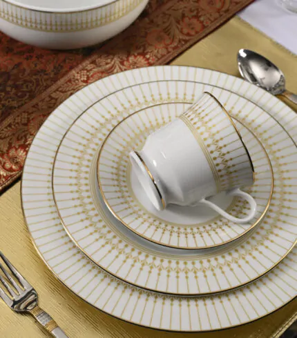 Dankotuwa Rasalas 21-Piece Porcelain Dinner Set - Gold Lining