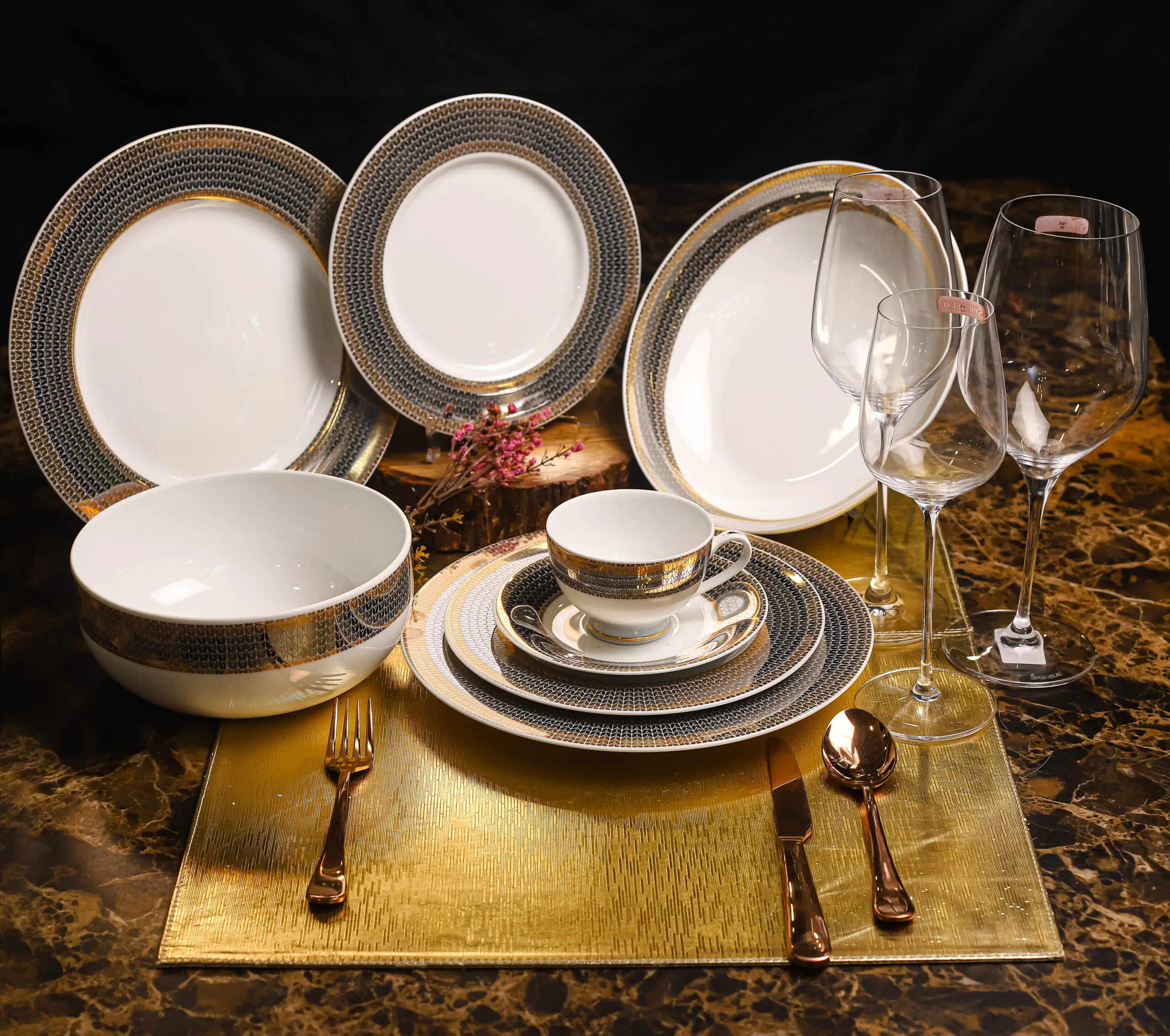 Dankotuwa Welkin 21-Piece Porcelain Dinner Set with Gold Accents