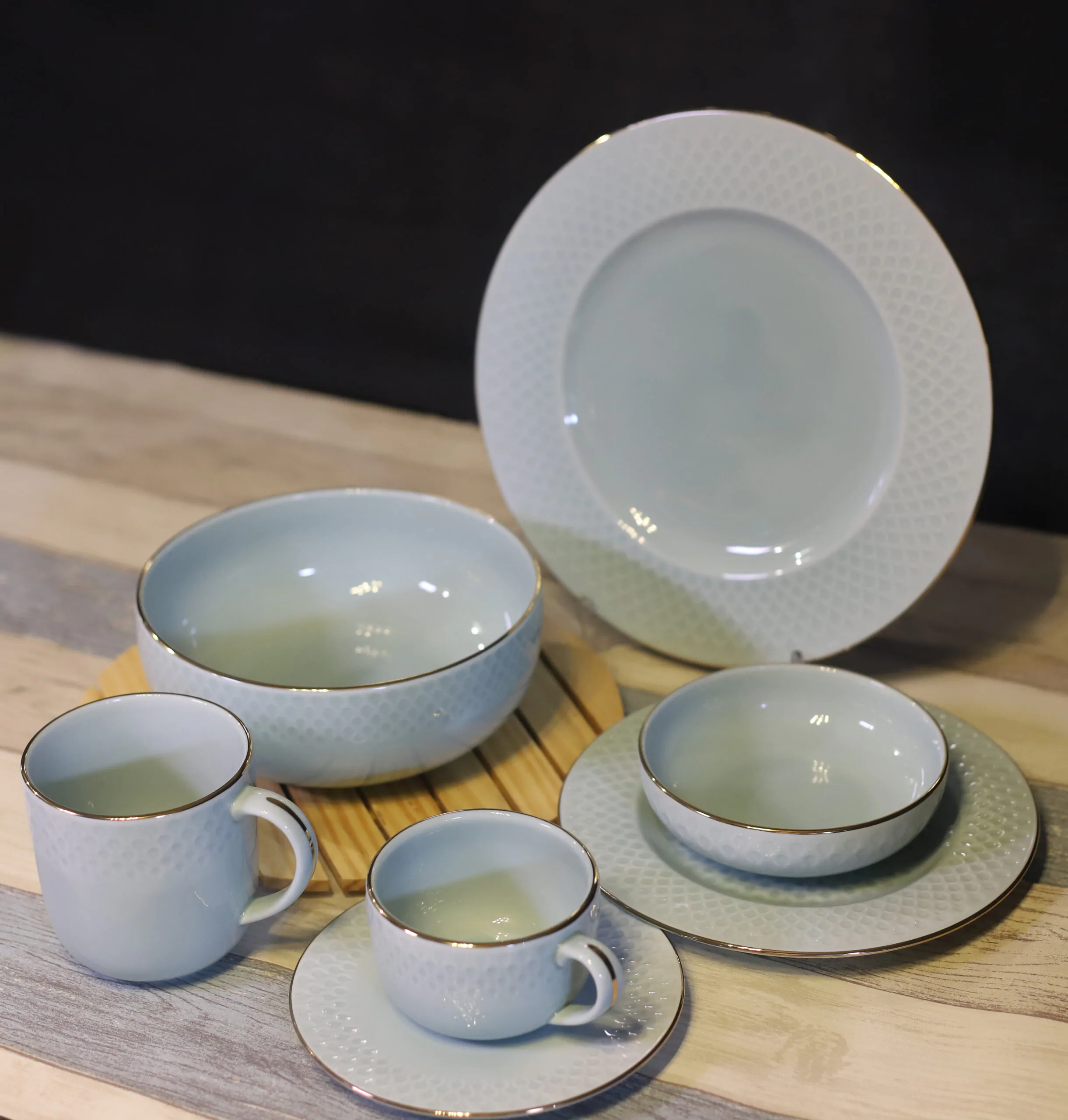 Dankotuwa Water Drop Green 21-Piece Porcelain Dinner Set - Gold Lining Dankotuwa Water Drop Green 21-Piece Porcelain Dinner Set - Gold Lining