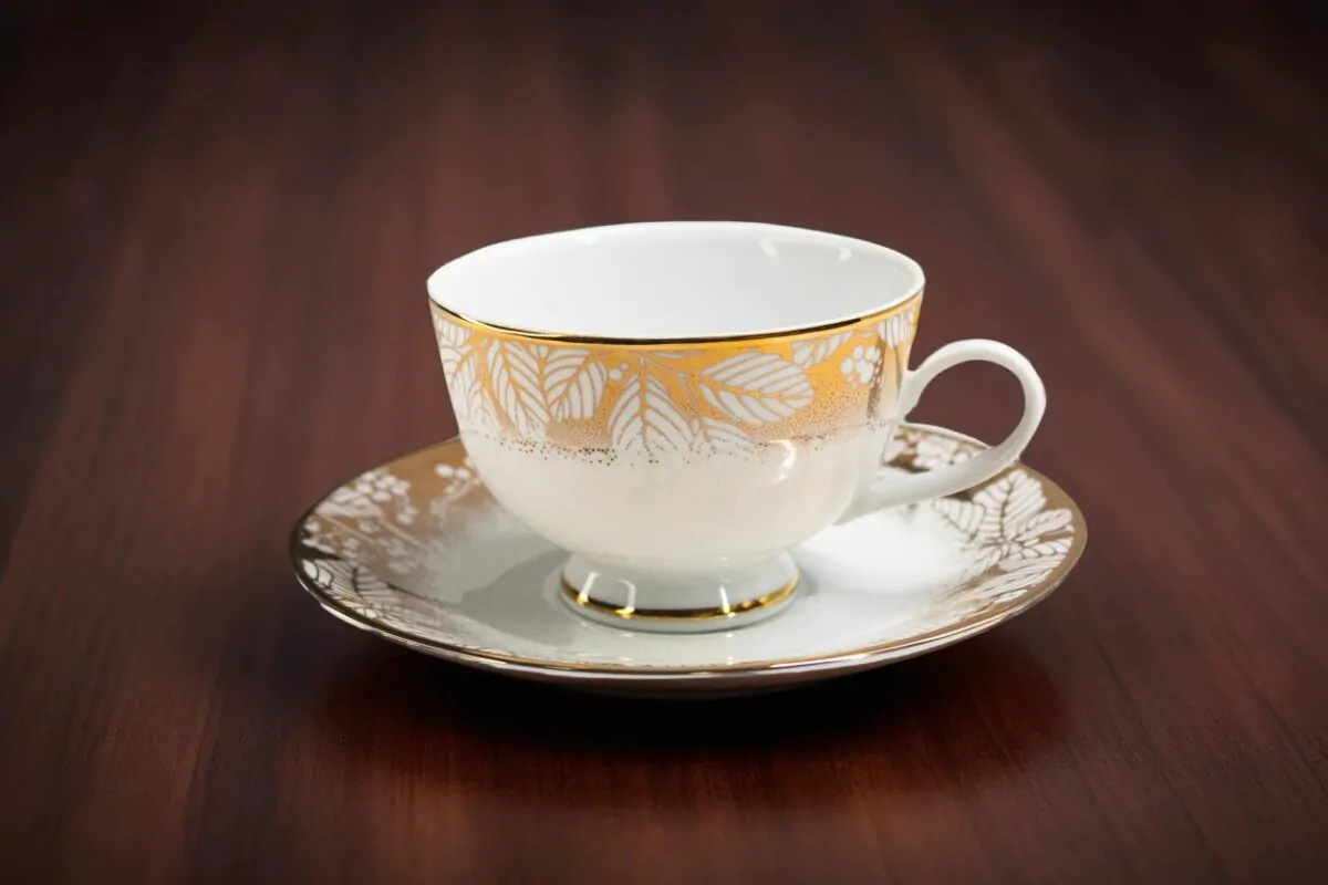 Dankotuwa Clittering Leaves 12-Piece Porcelain Cup & Saucer Set – Gold Lining