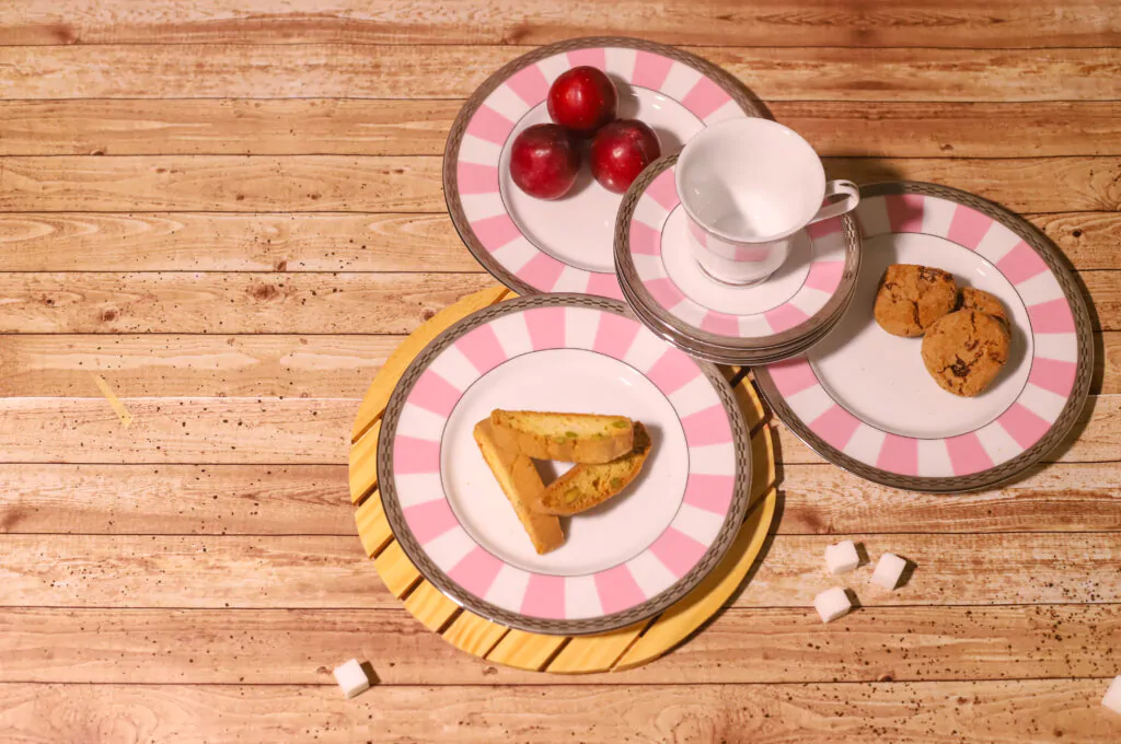 Luxury Cups & Saucers